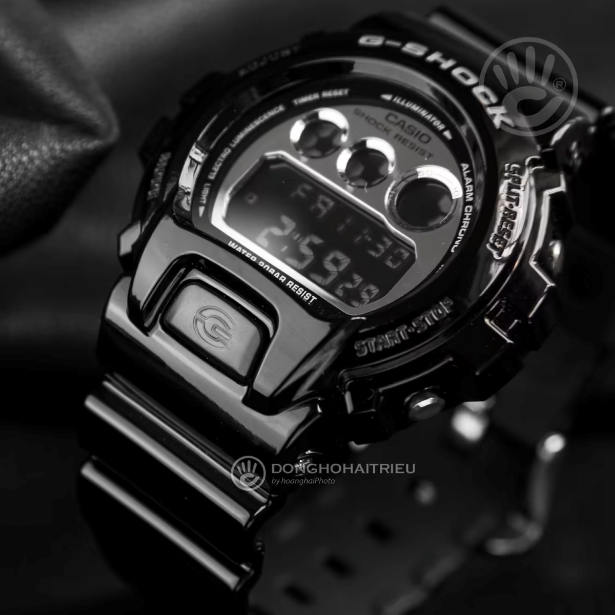 G-Shock DW-6900NB-1DR màu đen có bề mặt bóng.
