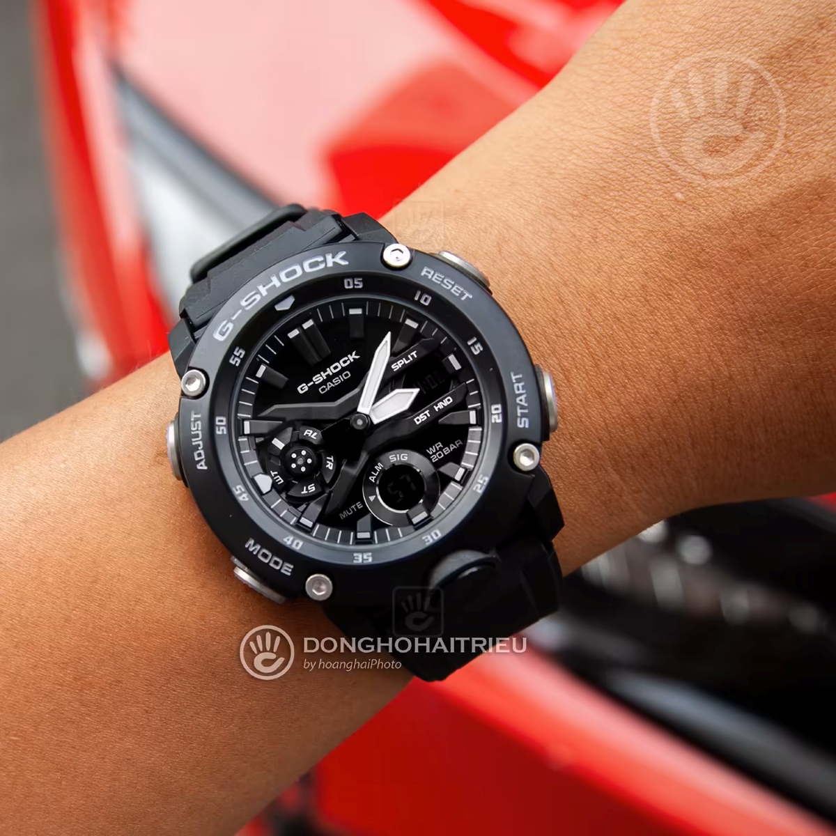 Mẫu G-Shock GA-2000S-1ADR phối White-Black.