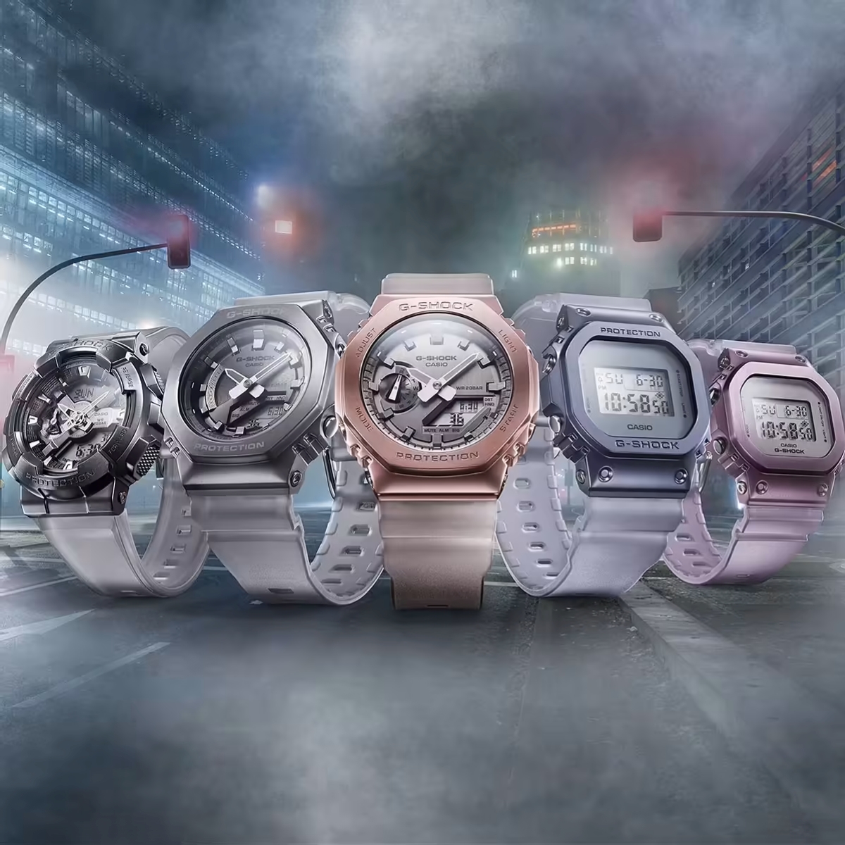 Các mẫu G-Shock GM mặt kim loại và dây resin mỏng nhẹ.