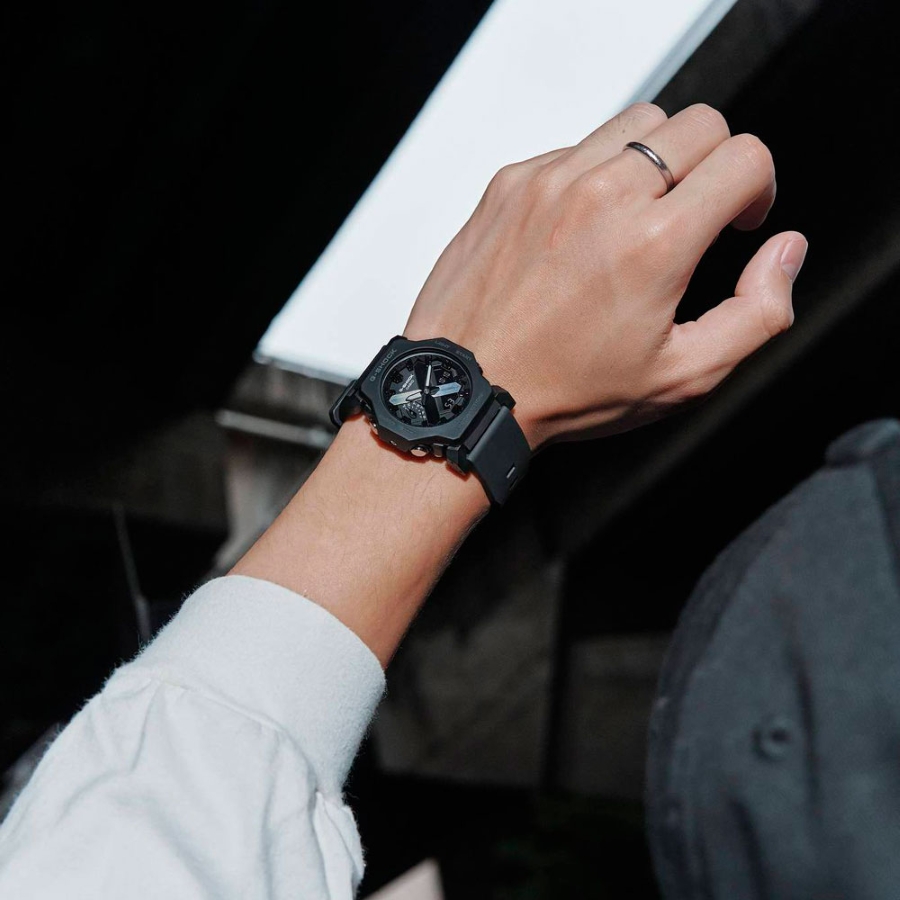 GA-2300-1A màu đen cá tính.