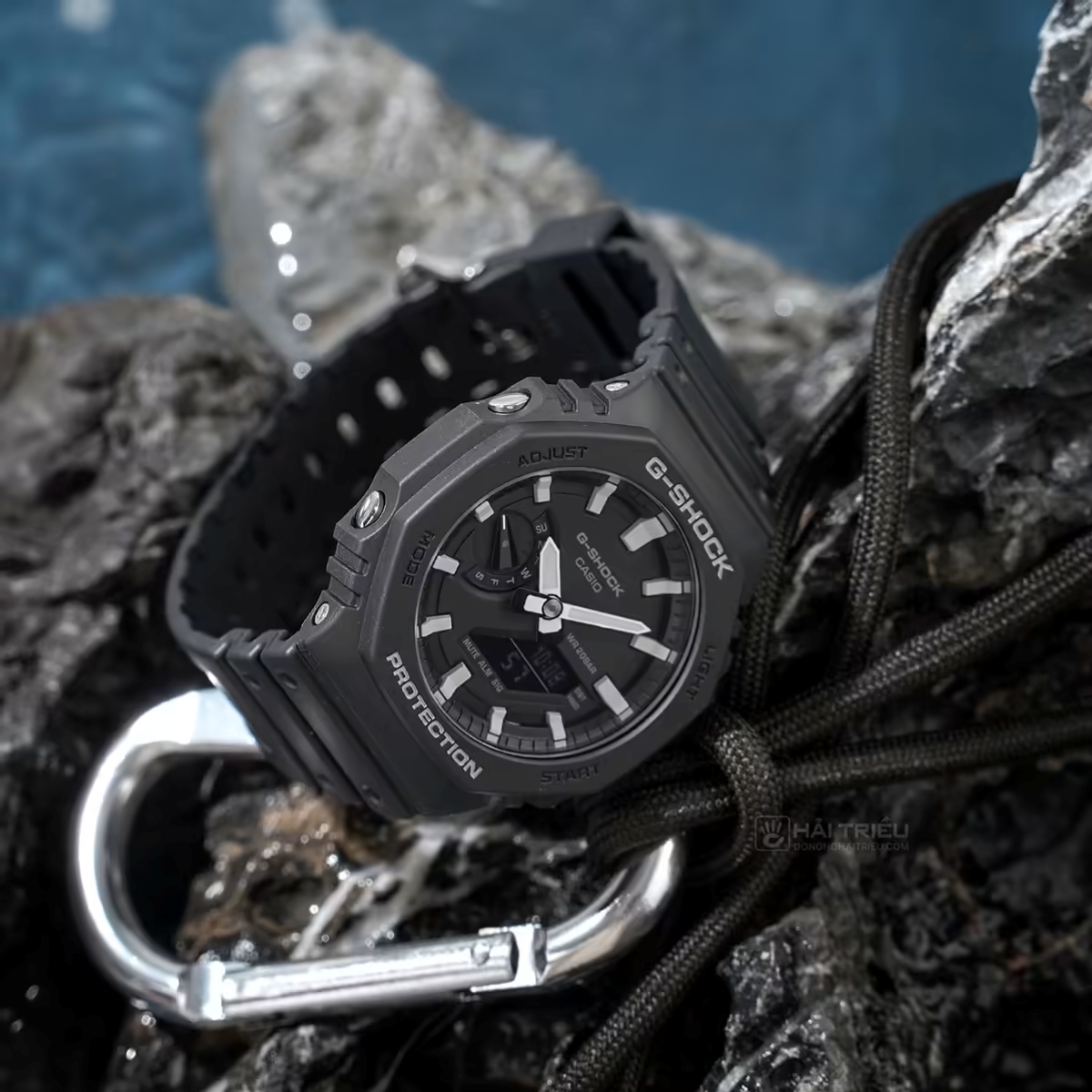 G-Shock GA-2100-1ADR mặt số 48.5mm nhưng độ dày chỉ 11.8mm.