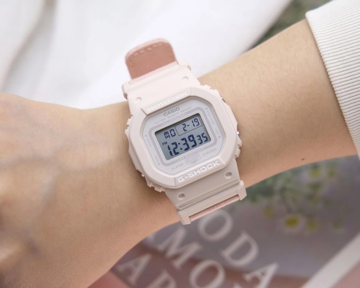 G-Shock GMD-S5600CT-3DR dây vải chiết xuất từ củ cải đỏ.