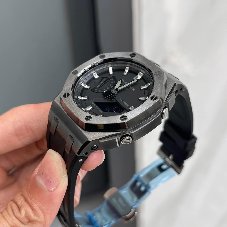 Mặt đồng hồ custom kim loại xước.