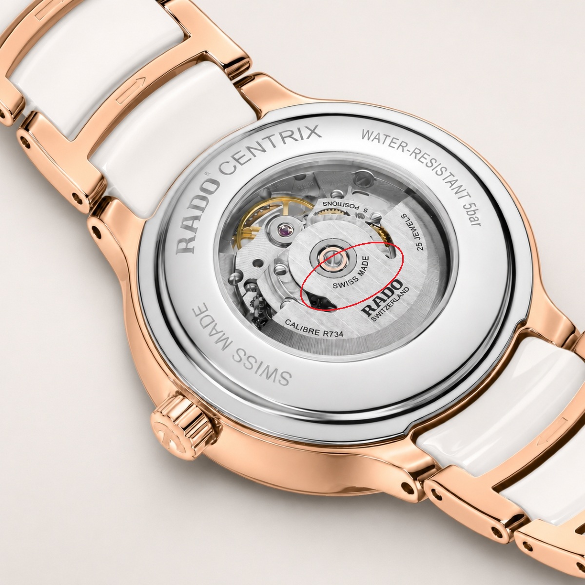 Bộ máy chuẩn Swiss Made trên đồng hồ Rado.