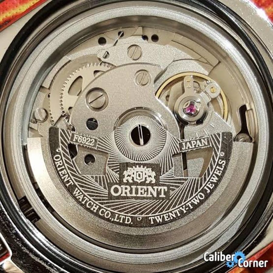 Orient Caliber F6922 và trải nghiệm máy cơ dễ dùng.
