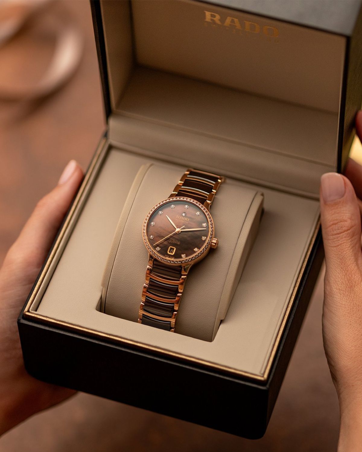 Chọn mua đồng hồ Rado chính hãng tại đại lý uy tín