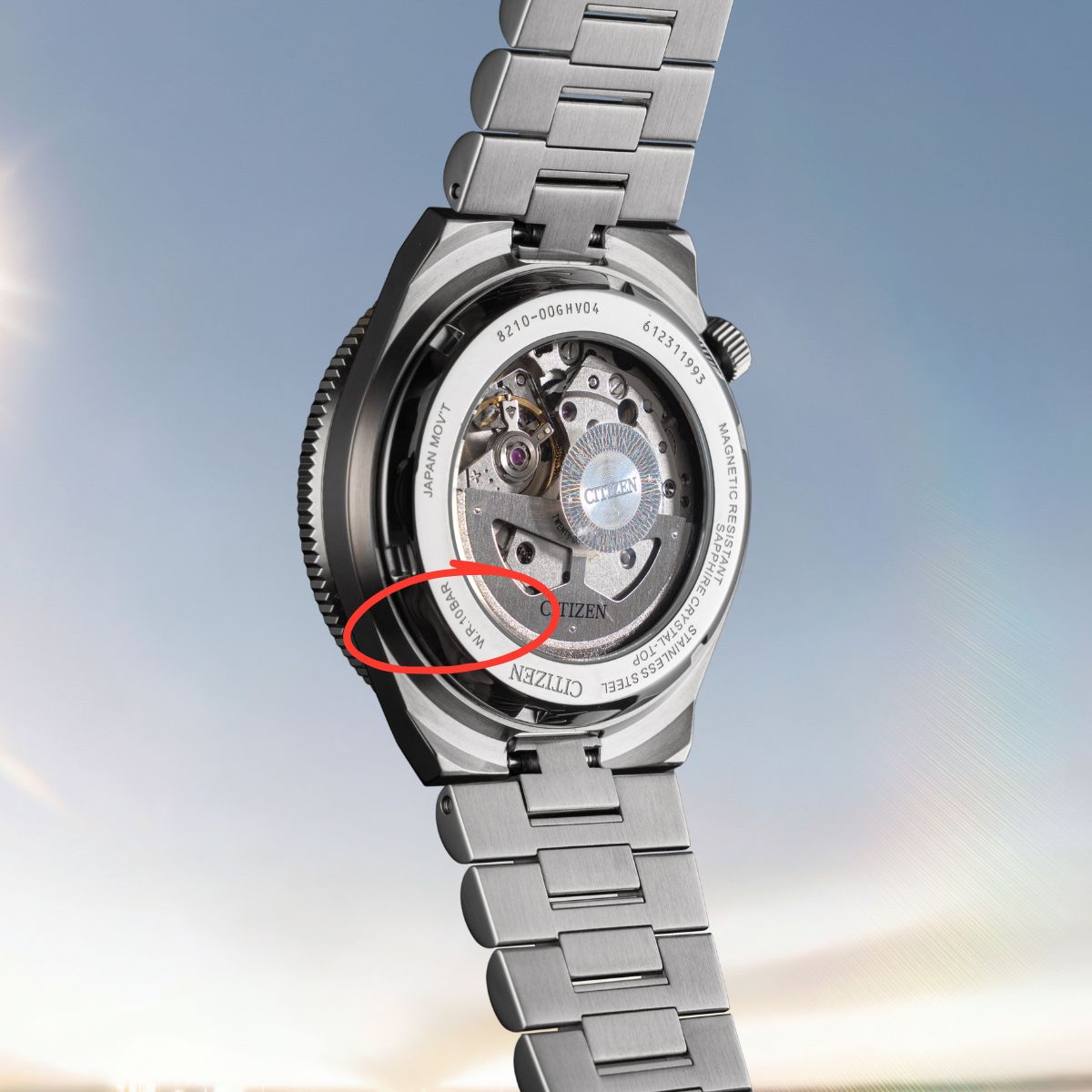 Xem ký hiệu nắp đáy để biết Citizen WR10BAR