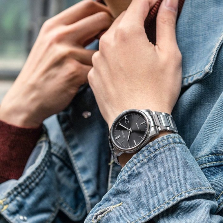 Đồng hồ BM7521-85E sử dụng E111 và được Citizen trang bị kính sapphire.