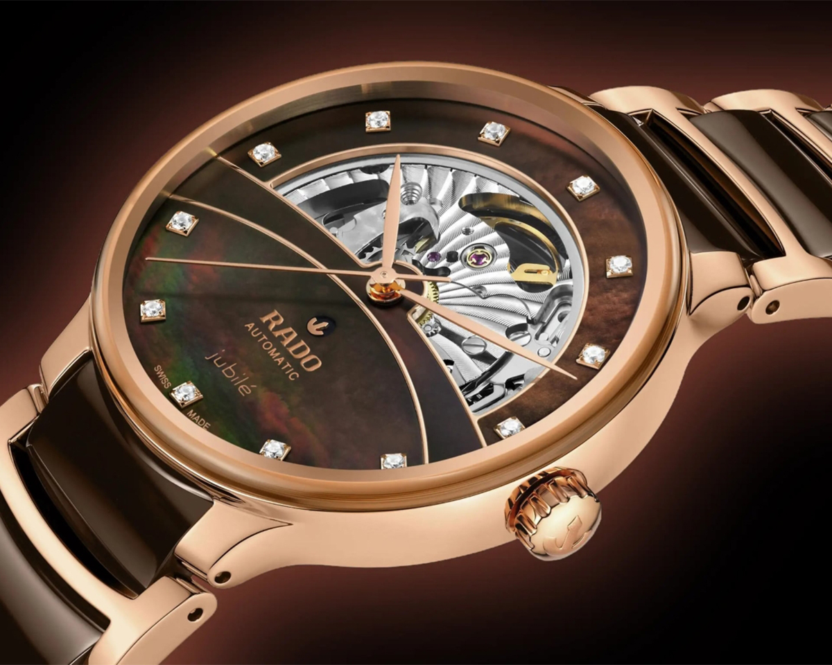 Đồng hồ Rado Centrix Diamonds nữ đính kim cương, tạo điểm nhấn sang trọng và thanh lịch khi dự tiệc.