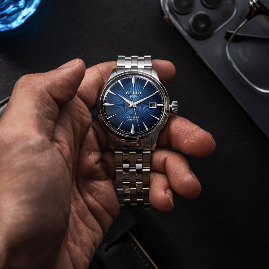 Đồng hồ Seiko Presage Cocktail SRPB41J1 cần lau dầu, bảo dưỡng máy cơ đúng định kỳ khoảng 3 - 5 năm.