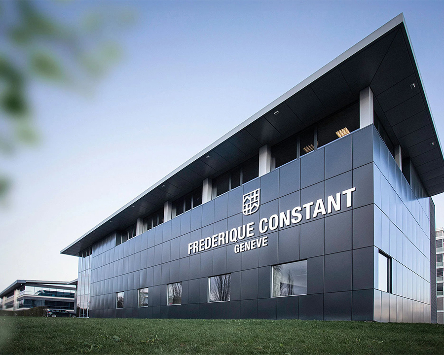 Thương hiệu Frédérique Constant trong Citizen Group, theo đuổi đồng hồ cơ Thụy Sĩ thanh lịch với mức giá dễ tiếp cận hơn.