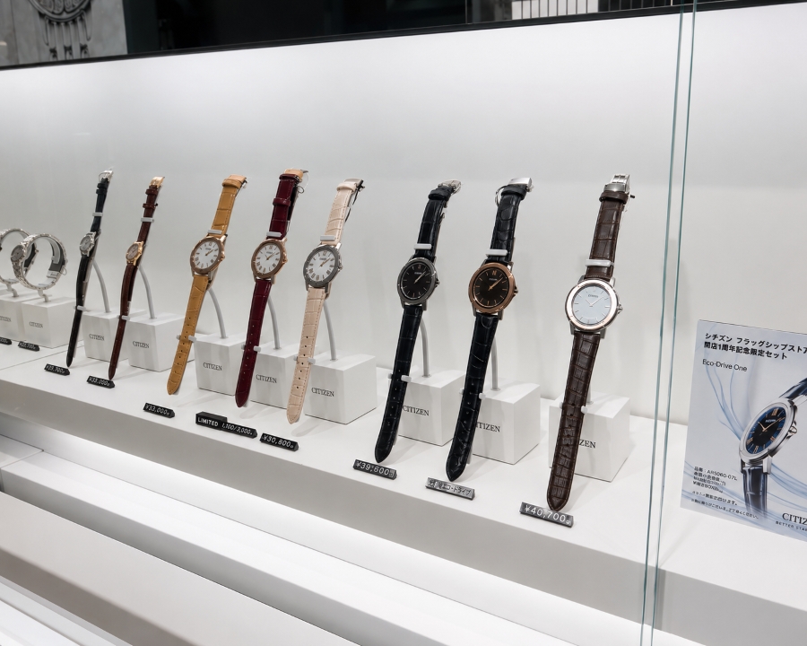 Góc trưng bày dòng đồng hồ năng lượng ánh sáng siêu mỏng Eco-Drive One.