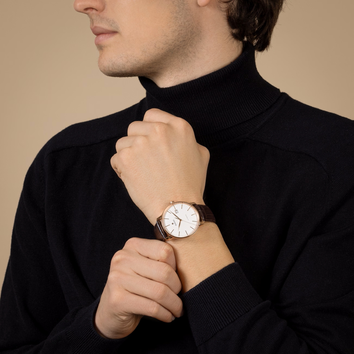 Mẫu Rado R22877025 mặt số 41mm hợp cổ tay nam.