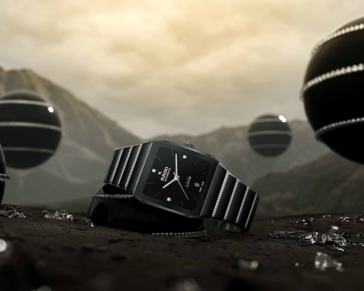 Rado Anatom có dòng chữ Jubilé trên mặt số