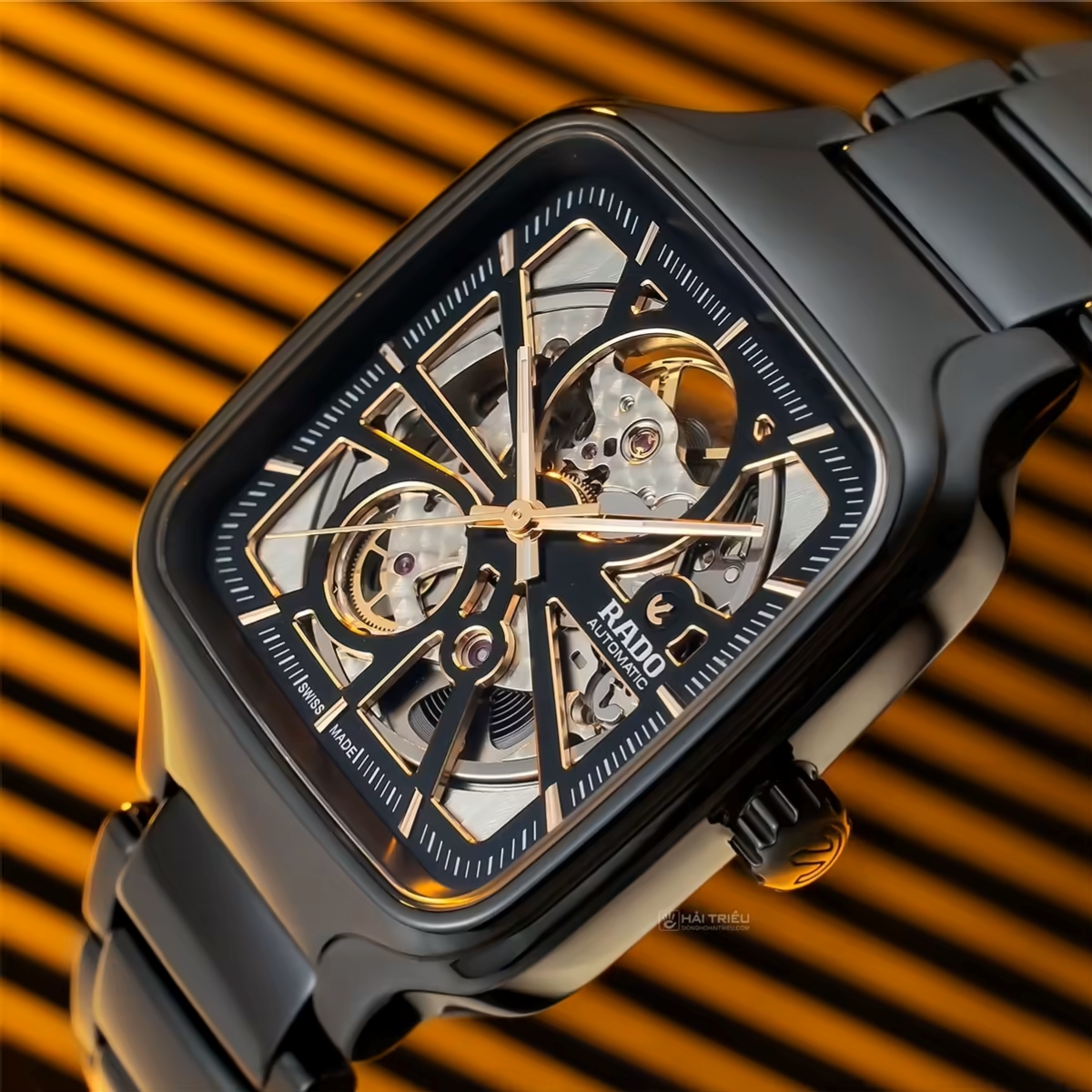 Mẫu Rado True Square Automatic Open Heart R27086162 lộ cơ skeleton độc đáo.