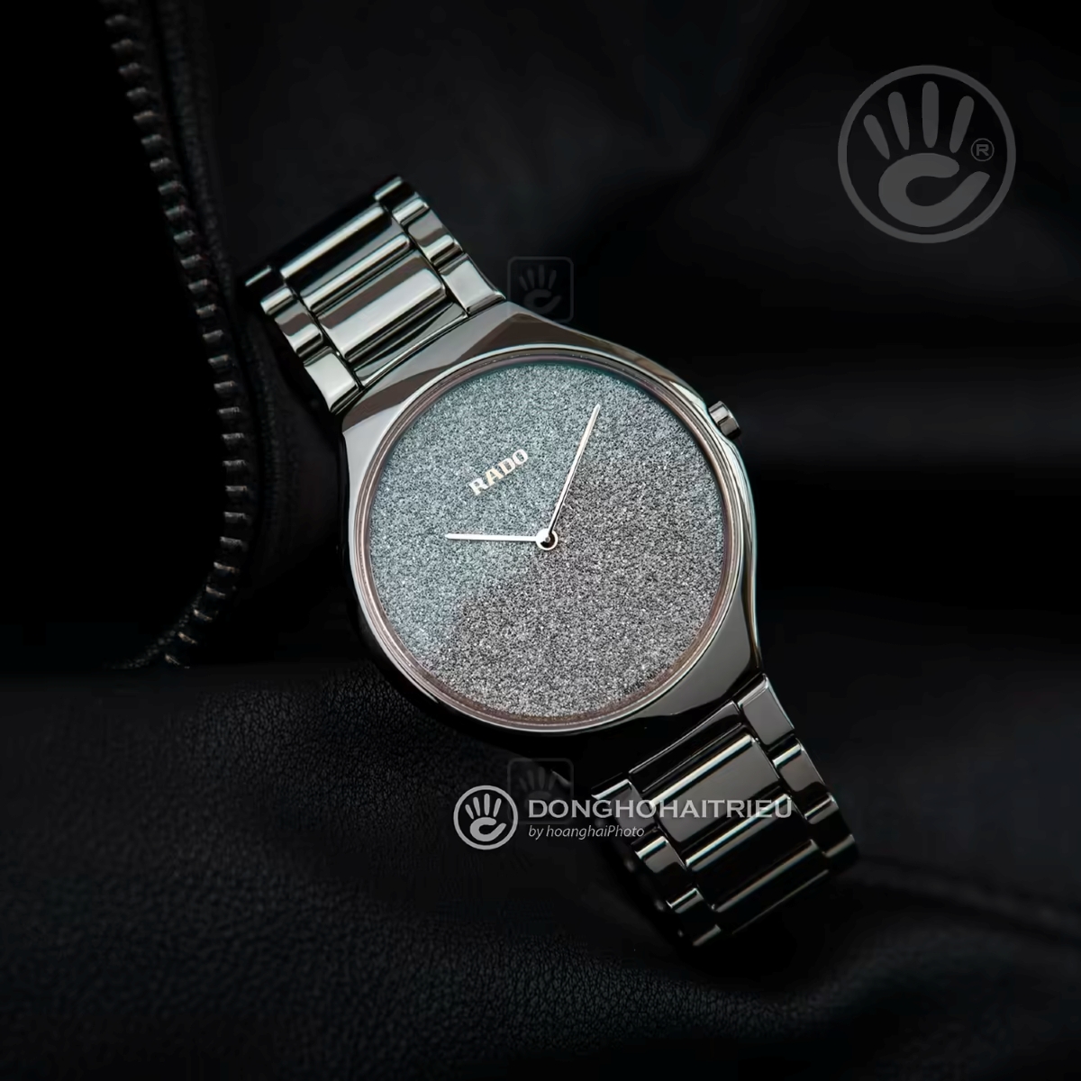 Đồng hồ Rado True Thinline R27010102 dây Ceramic Titanium.