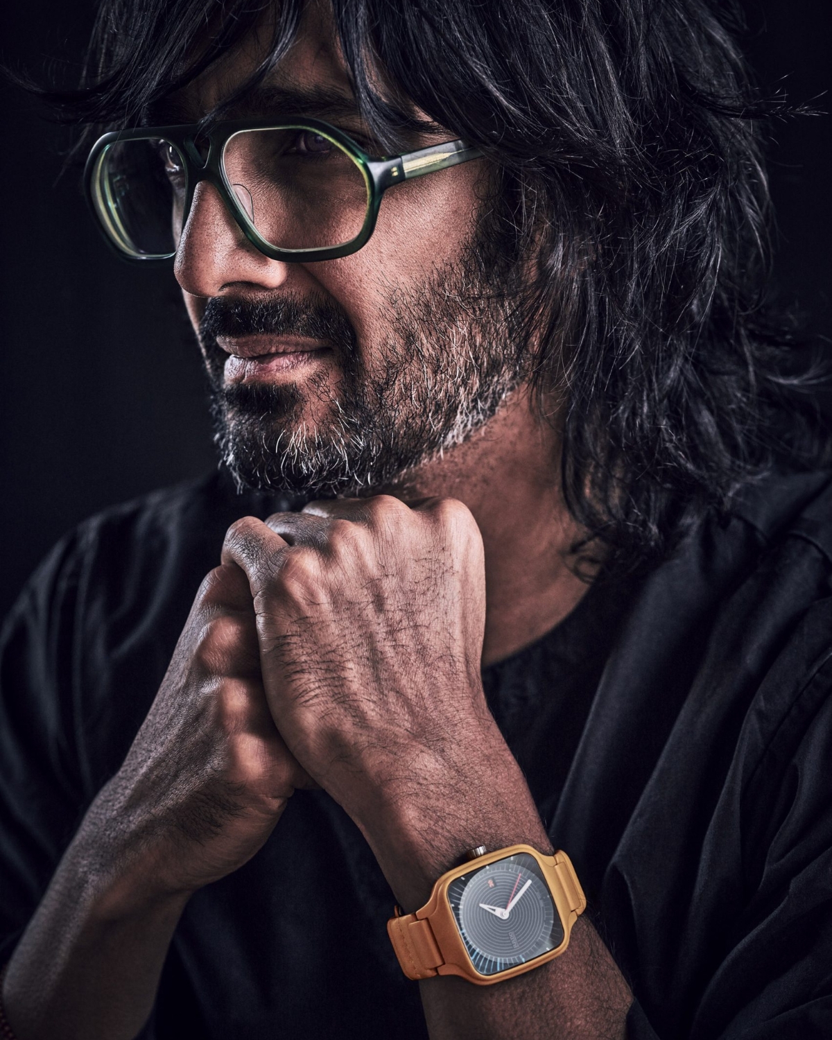 Nhà thiết kế Tej Chauhan cùng chiếc Rado True Square Tej Chauhan đạt giải Good Design Award 2022.
