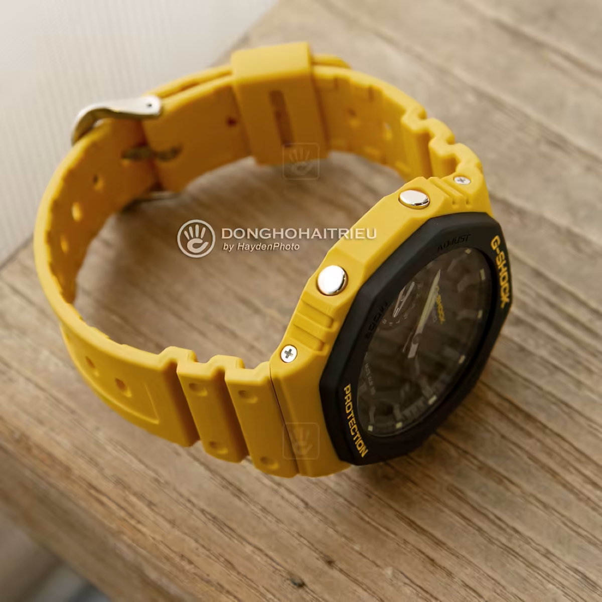 Đồng hồ G-Shock GA-2110SU-9A dây resin.