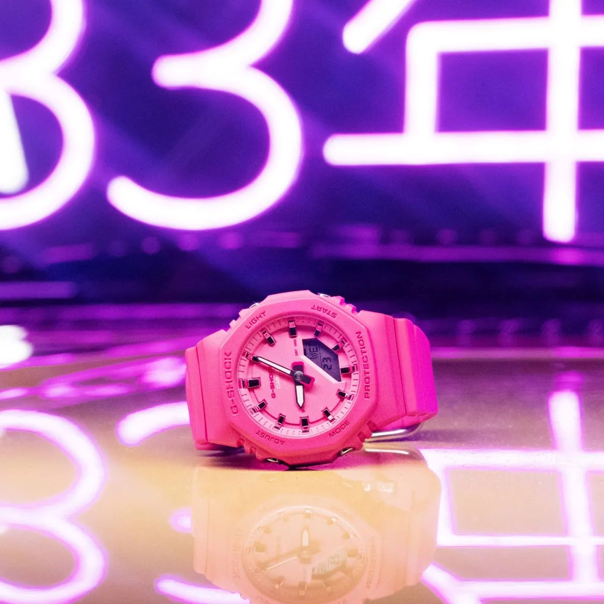 G-Shock GMA-P2100PP-4A màu hồng vivid thu hút.