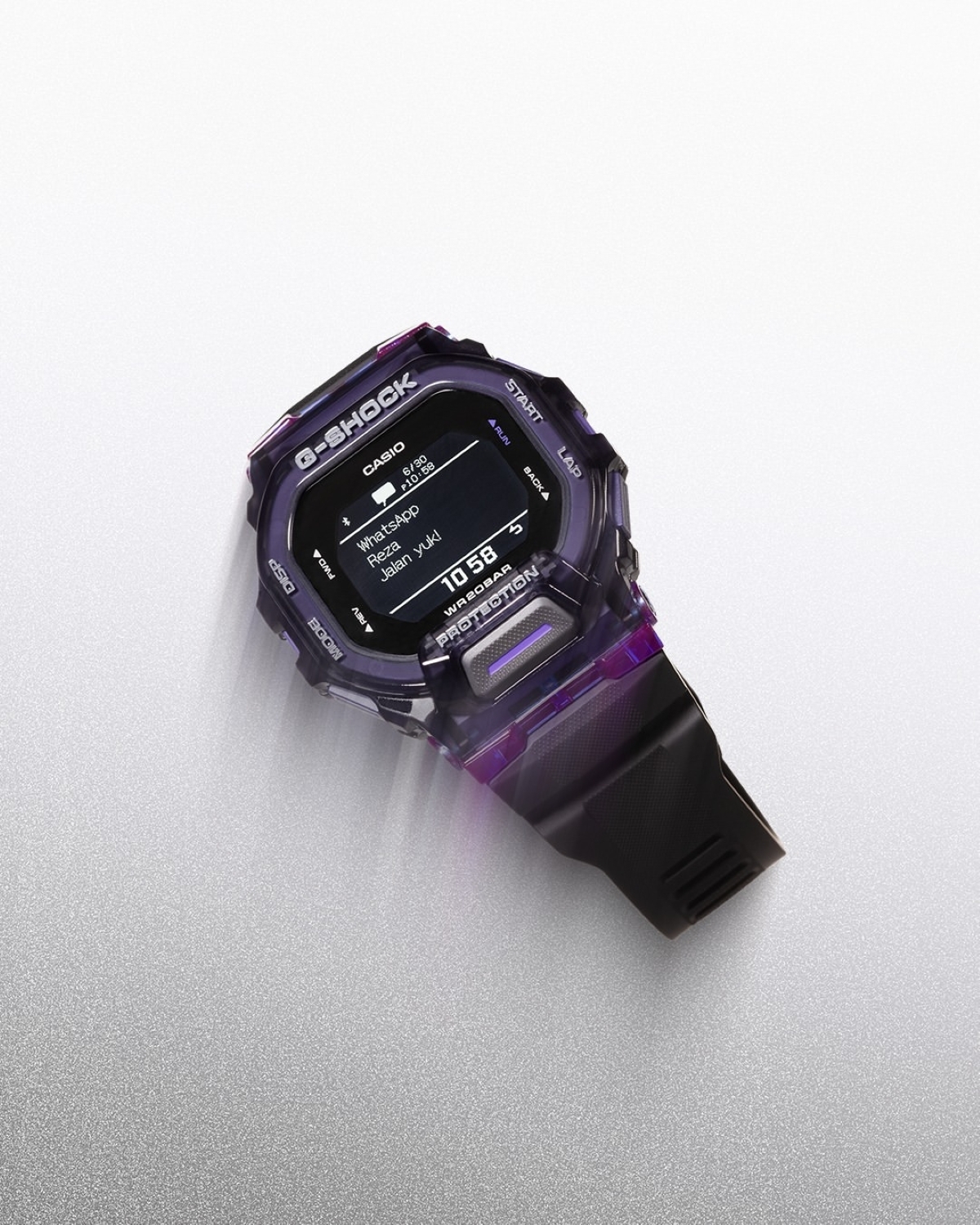 Đồng hồ màu tím G-Shock GM-5600MF-2DR mặt điện tử.