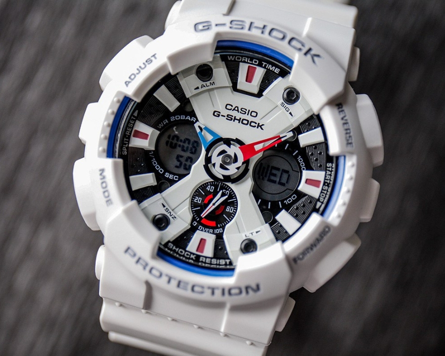 Viền mặt mô phỏng phanh đĩa trên G-Shock GA-120.