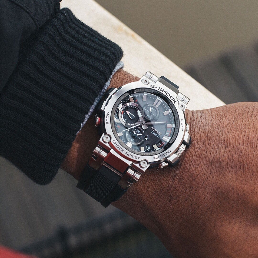 G-Shock MTG-B1000 trên cổ tay nam giới.