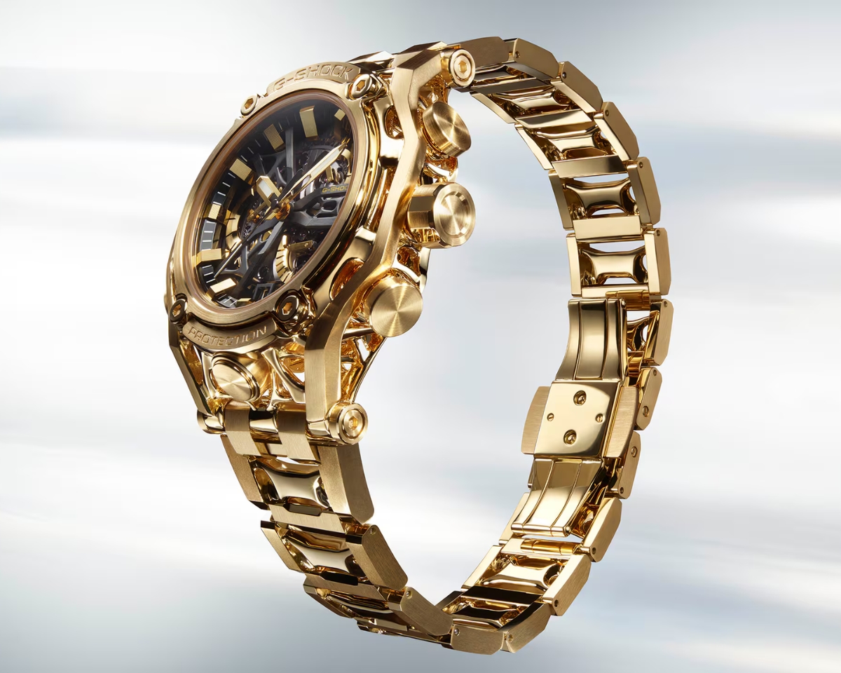 Mẫu G-D001 với các bộ phận bên ngoài làm từ vàng 18K.