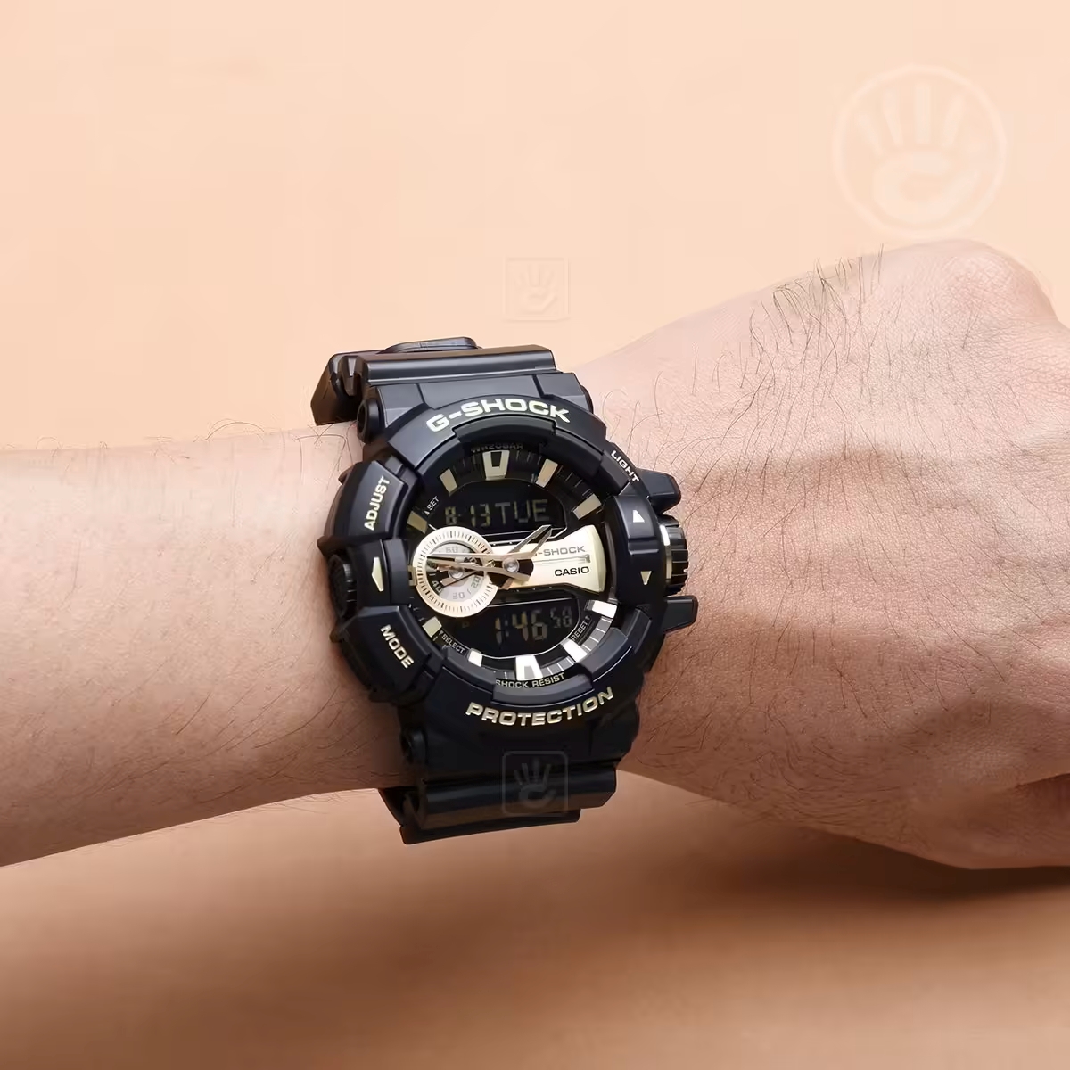 Mẫu G-Shock GA-400GB-1A9DR phù hợp cổ tay nam.