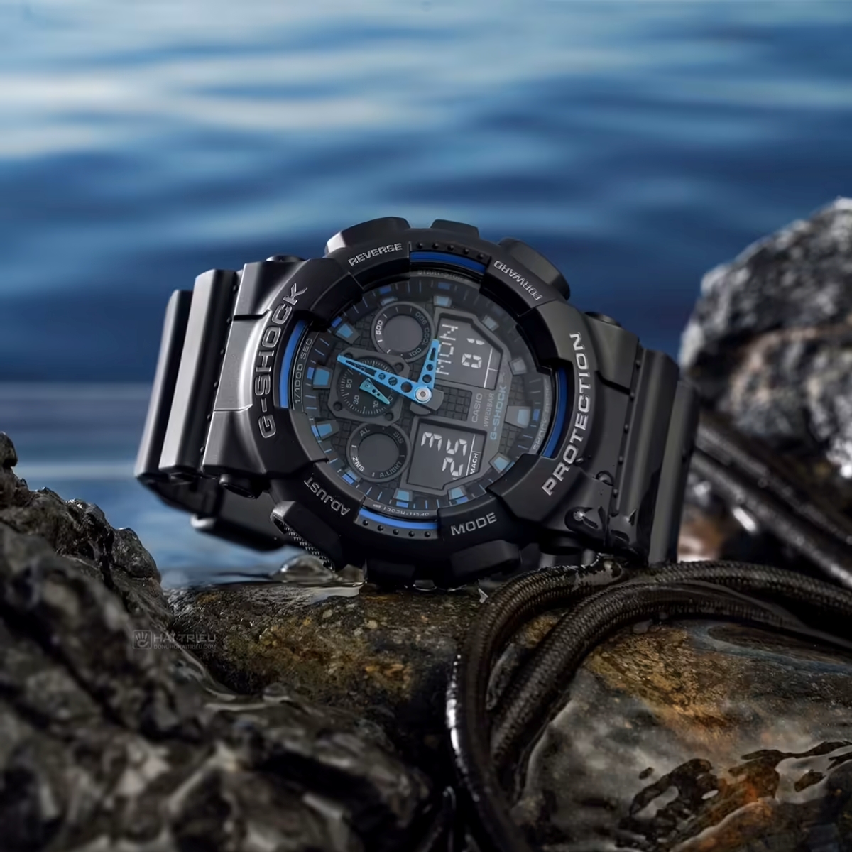 Mẫu GA-100-1A2NDR phối xanh dương và đen tối giản.