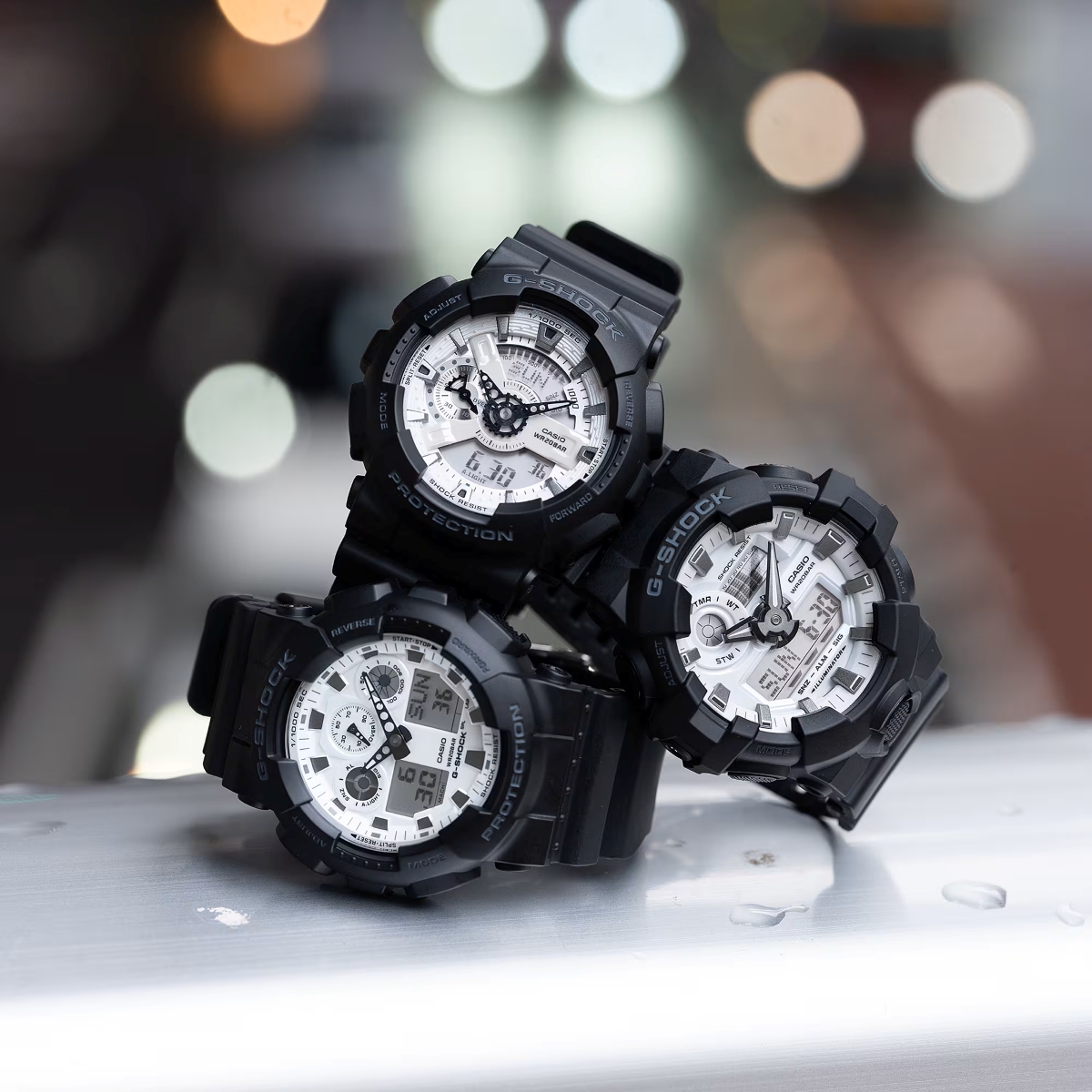 Ba mẫu GA-100WD-1A, GA-110WD-1A và GA-700WD-1A phối trắng đen.