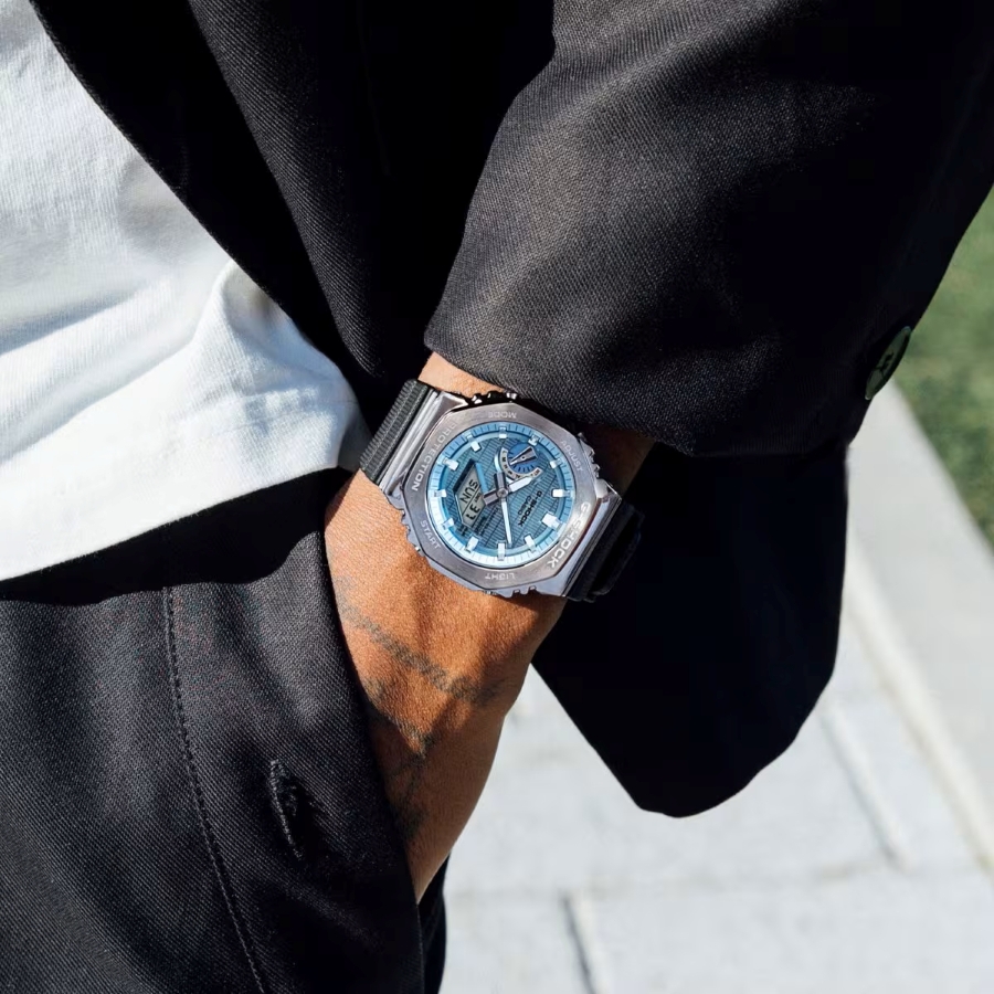 Đồng hồ kết hợp Tough Solar với Bluetooth Casio G-Shock GBM-2100A-1A2