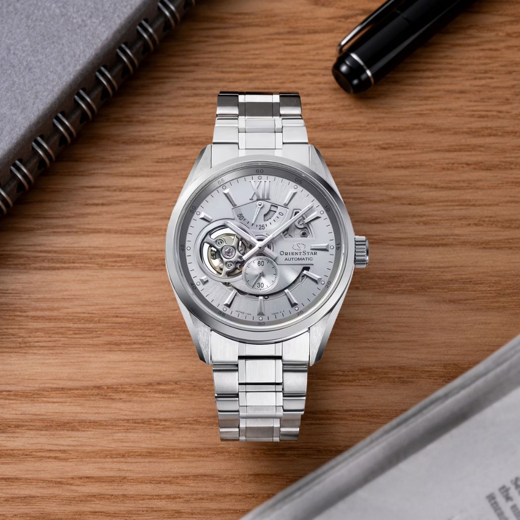 Orient RE-AV0125S00B - Mặt bạc hiện đại 