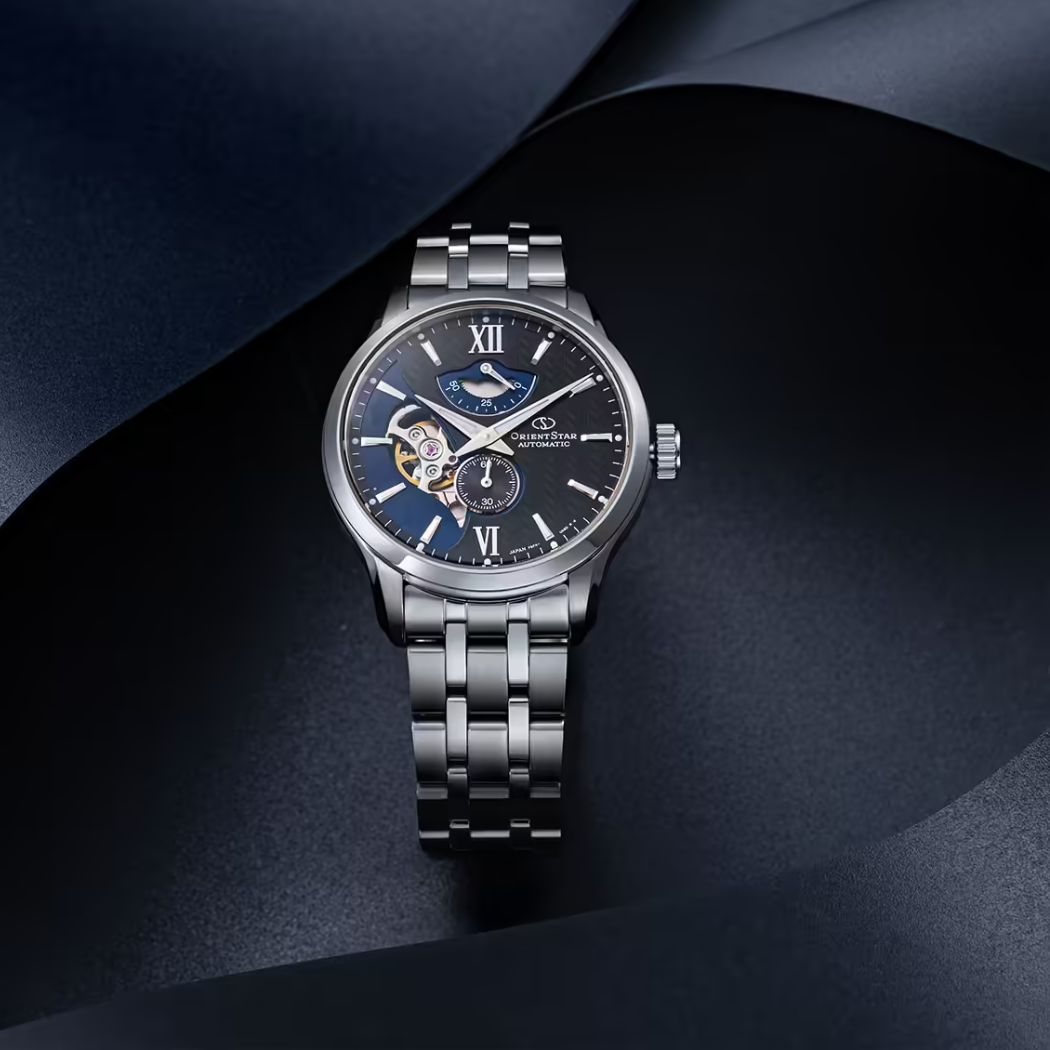 Orient RE-AV0B03B00B - Mặt xanh dương nổi bật 