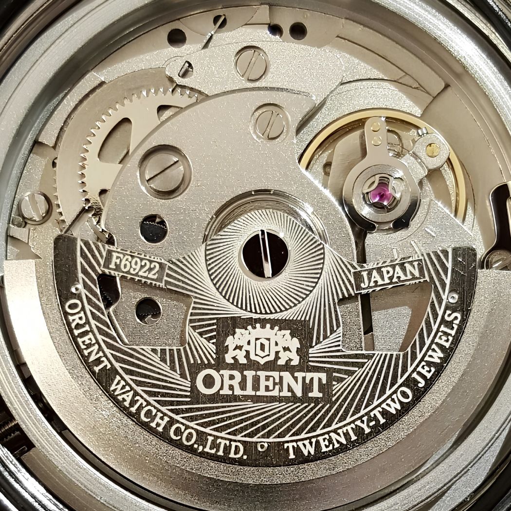 Bộ máy F6922 trên dòng Orient Ray