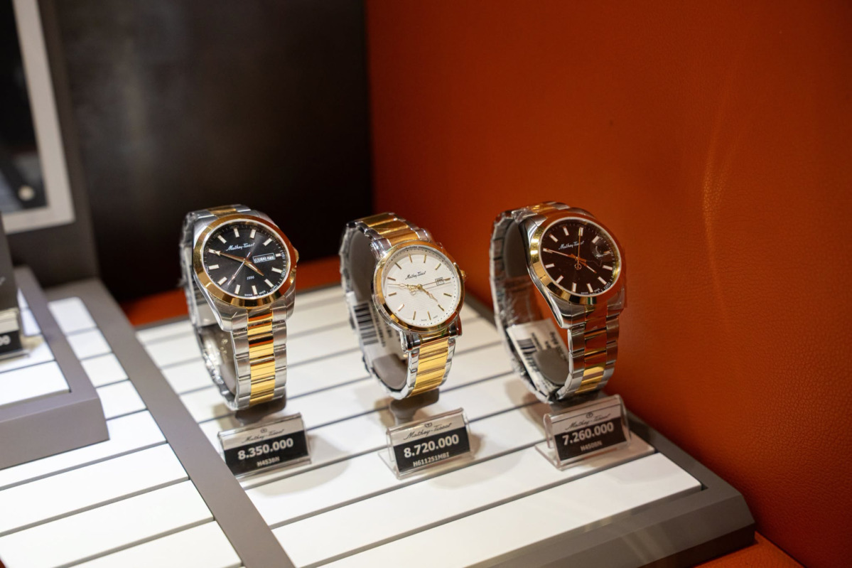 Nội thất sang trọng bên trong showroom Đồng Hồ Hải Triều