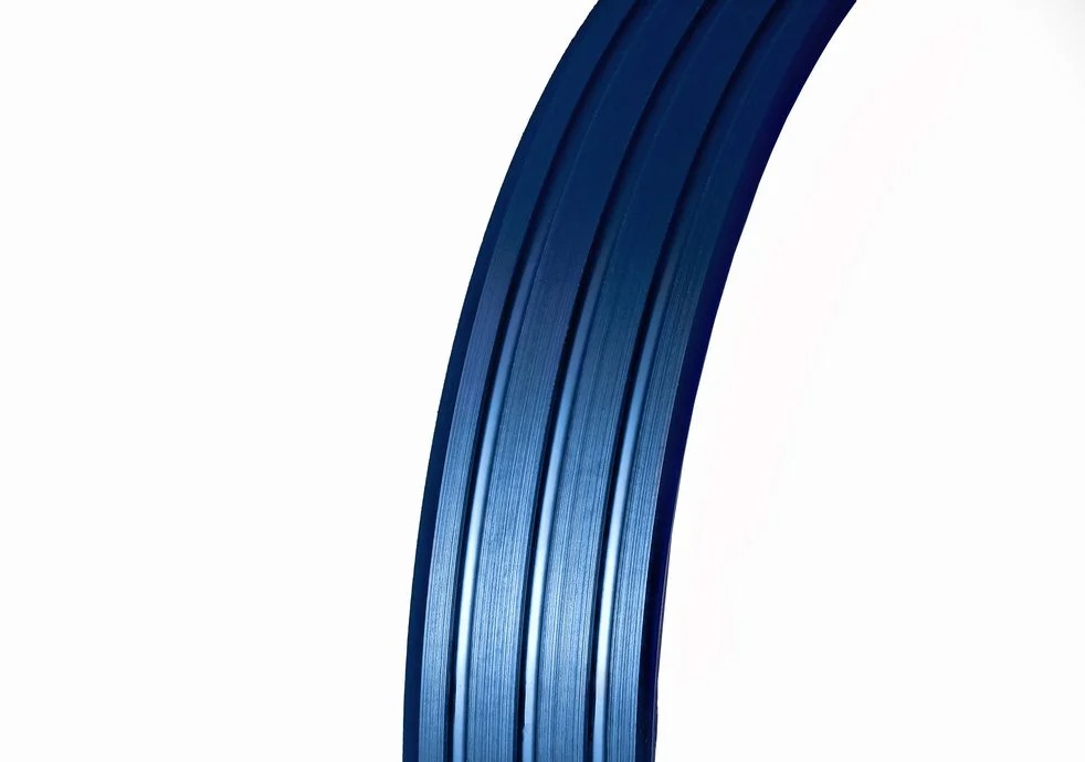 Vòng vỏ gốm Swiss High-tech Ceramics trên đồng hồ Titoni Impetus Ceramtech