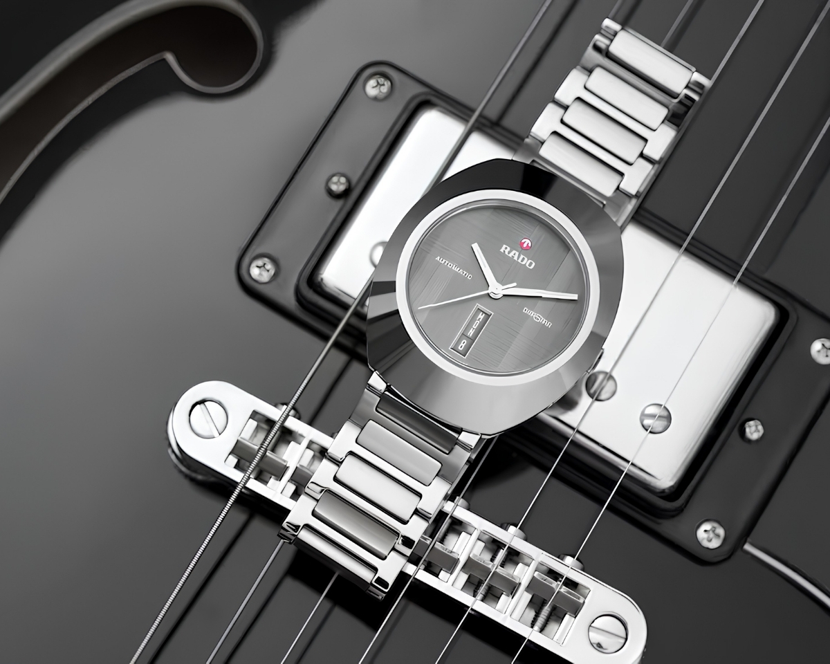 Bộ vỏ Ceramos™ độc quyền trên vỏ đồng hồ Rado Diastar