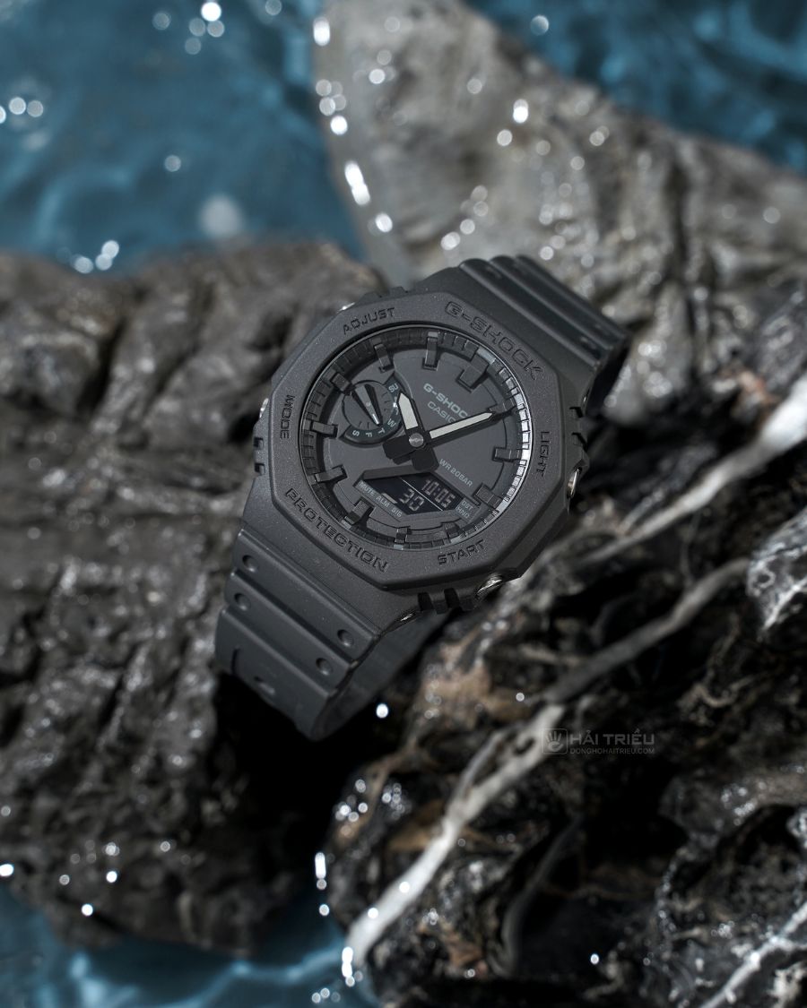 Mẫu GA-2100 với cấu trúc bảo vệ lõi carbon mang lại trải nghiệm đeo mỏng nhẹ, thanh thoát