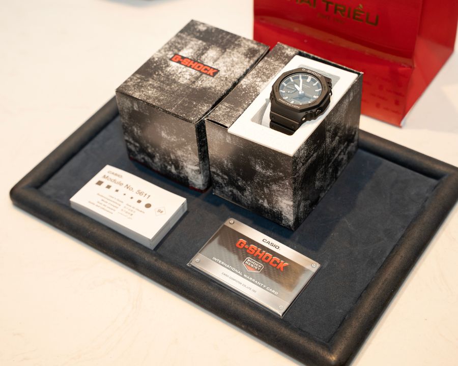Đồng hồ G-Shock đi kèm hộp đựng cùng phụ kiện tại cửa hàng