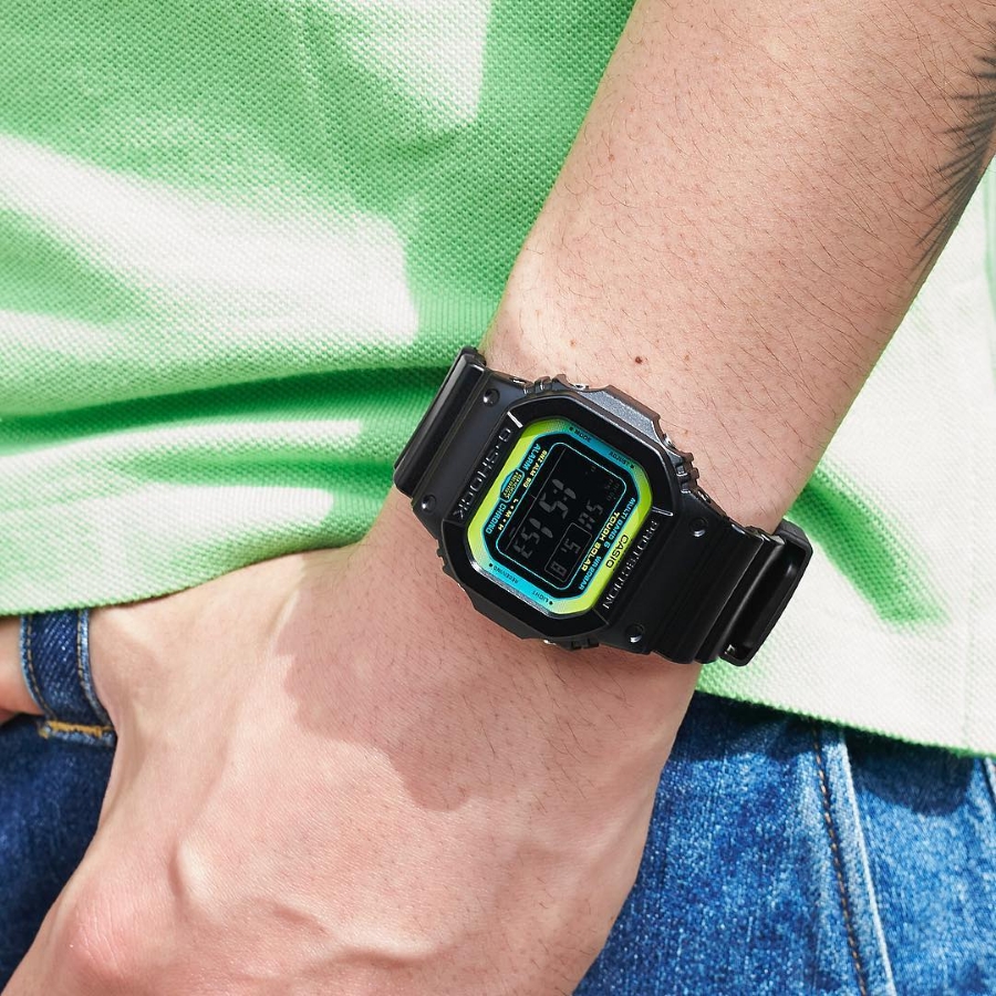 Đồng hồ G-Shock Square trong phong cách sử dụng hằng ngày
