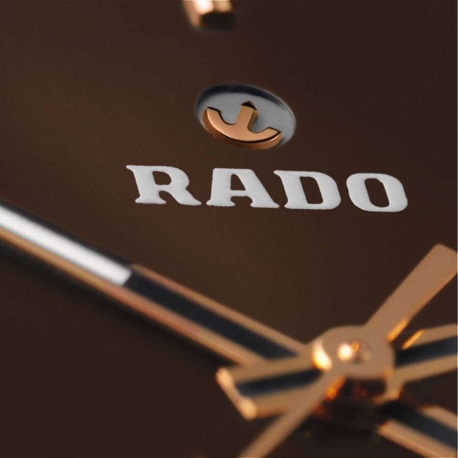 Biểu tượng mỏ neo xoay trên các thiết kế của đồng hồ Rado