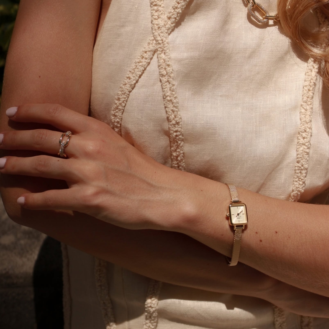 Daniel Wellington DW00100431 - Dây đeo dạng lưới thép vàng