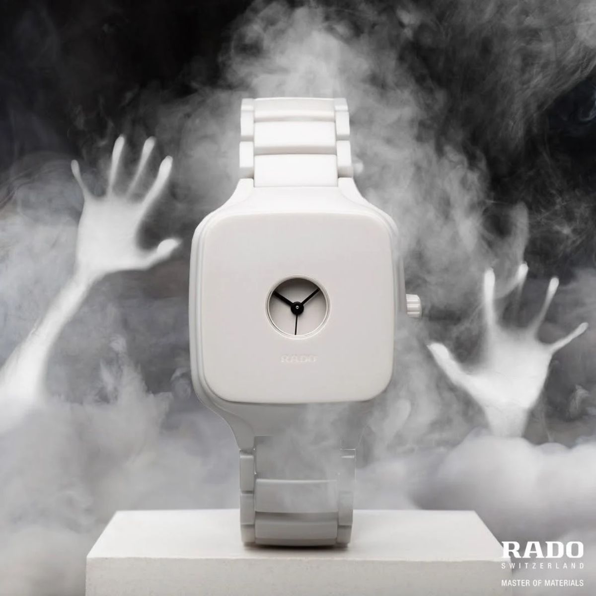 Đồng hồ Rado True Square Format Fantasma