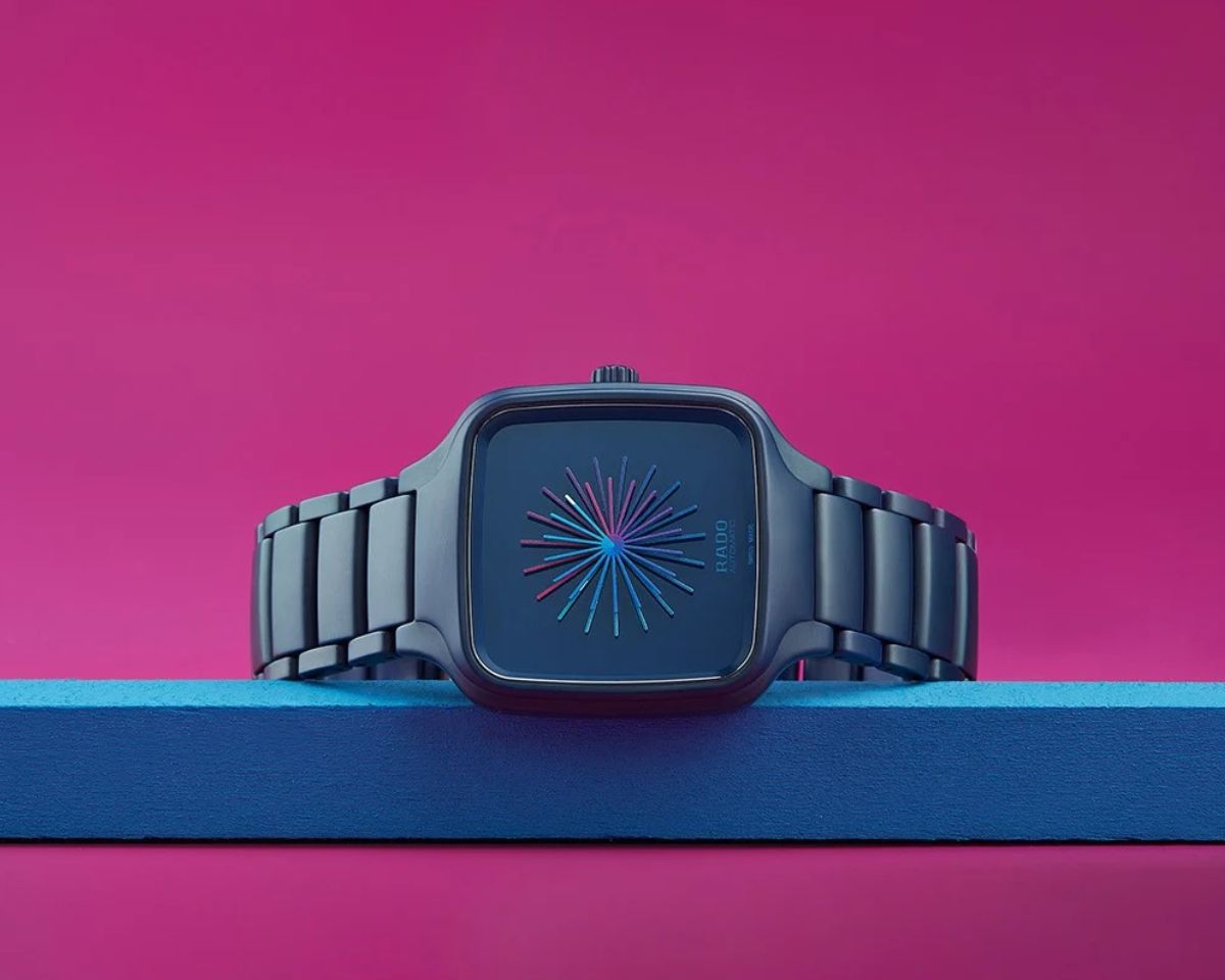Rado True Square kết hợp với Hukral & Tagra