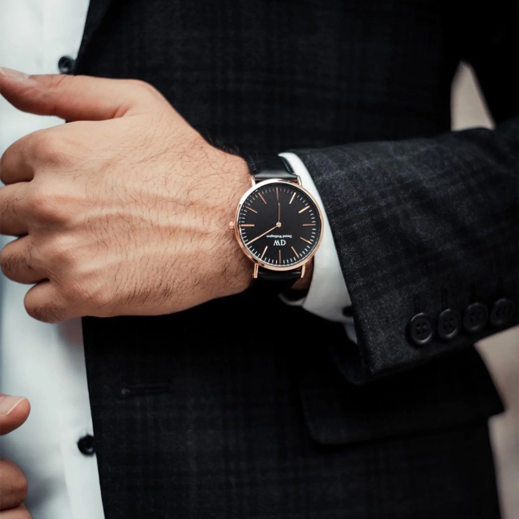Đồng hồ DW Classic Sheffield dây đen