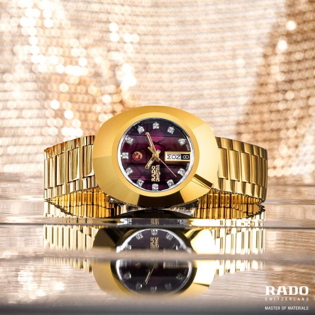 Đồng hồ Rado DiaStar Original vàng đặc trưng