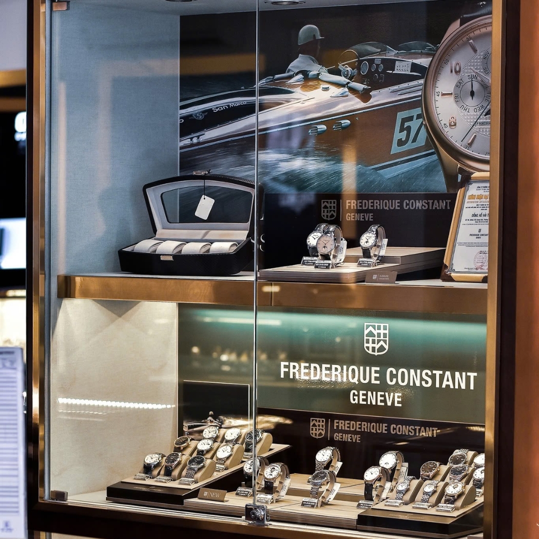Tủ trưng bài các mẫu đồng hồ Frederique Constant tại Hải Triều
