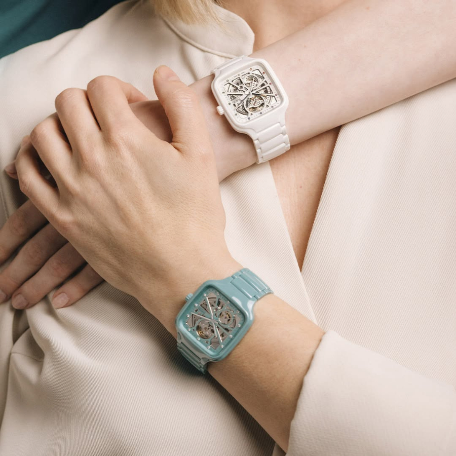 Thiết kế đồng hồ Rado Jubilé mặt vuông hiện đại, đẹp màu trắng, xanh từ trên xuống