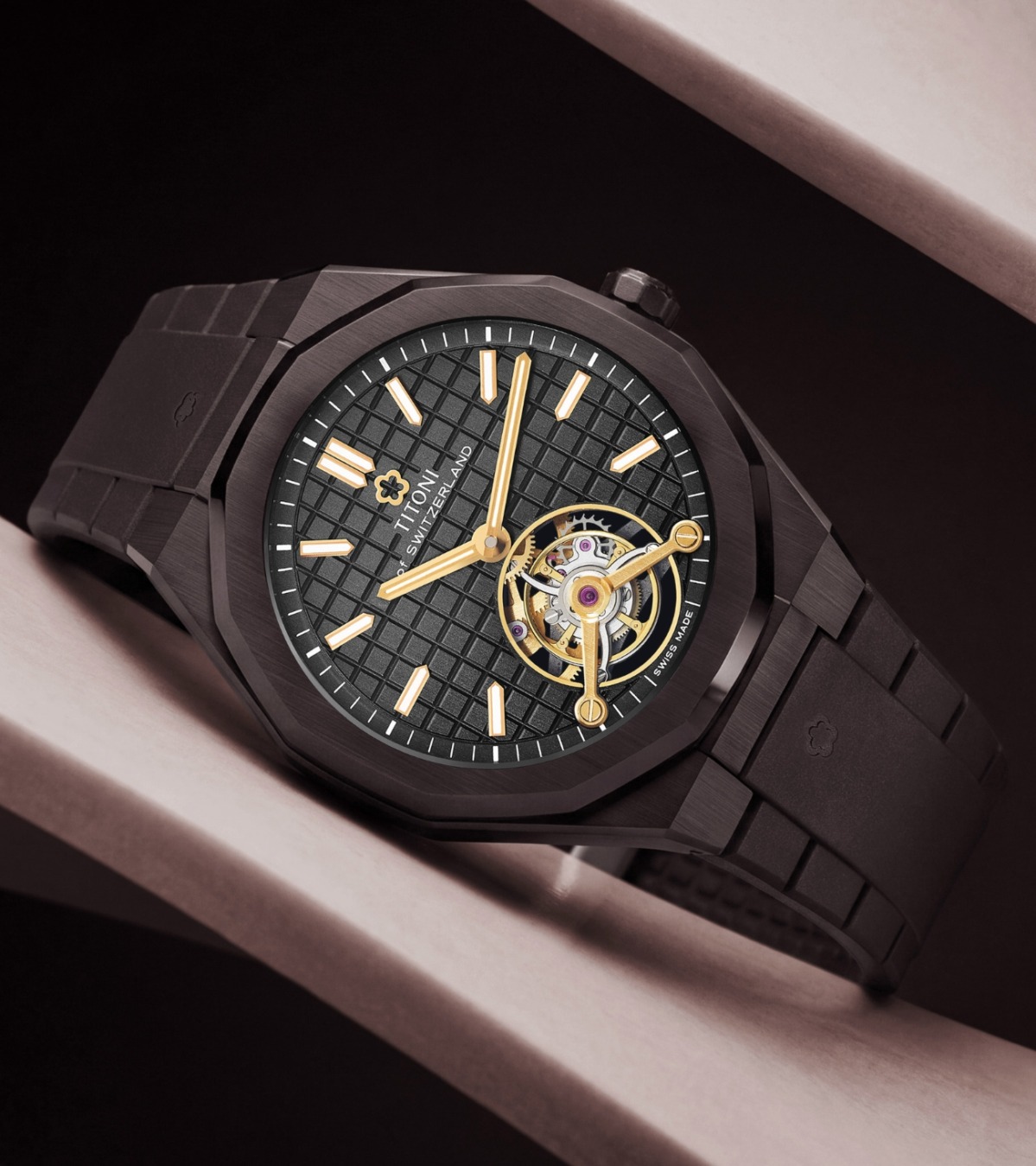 Titoni Luxe Tourbillon Ceramic phiên bản màu đen